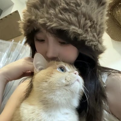别跟我提钱